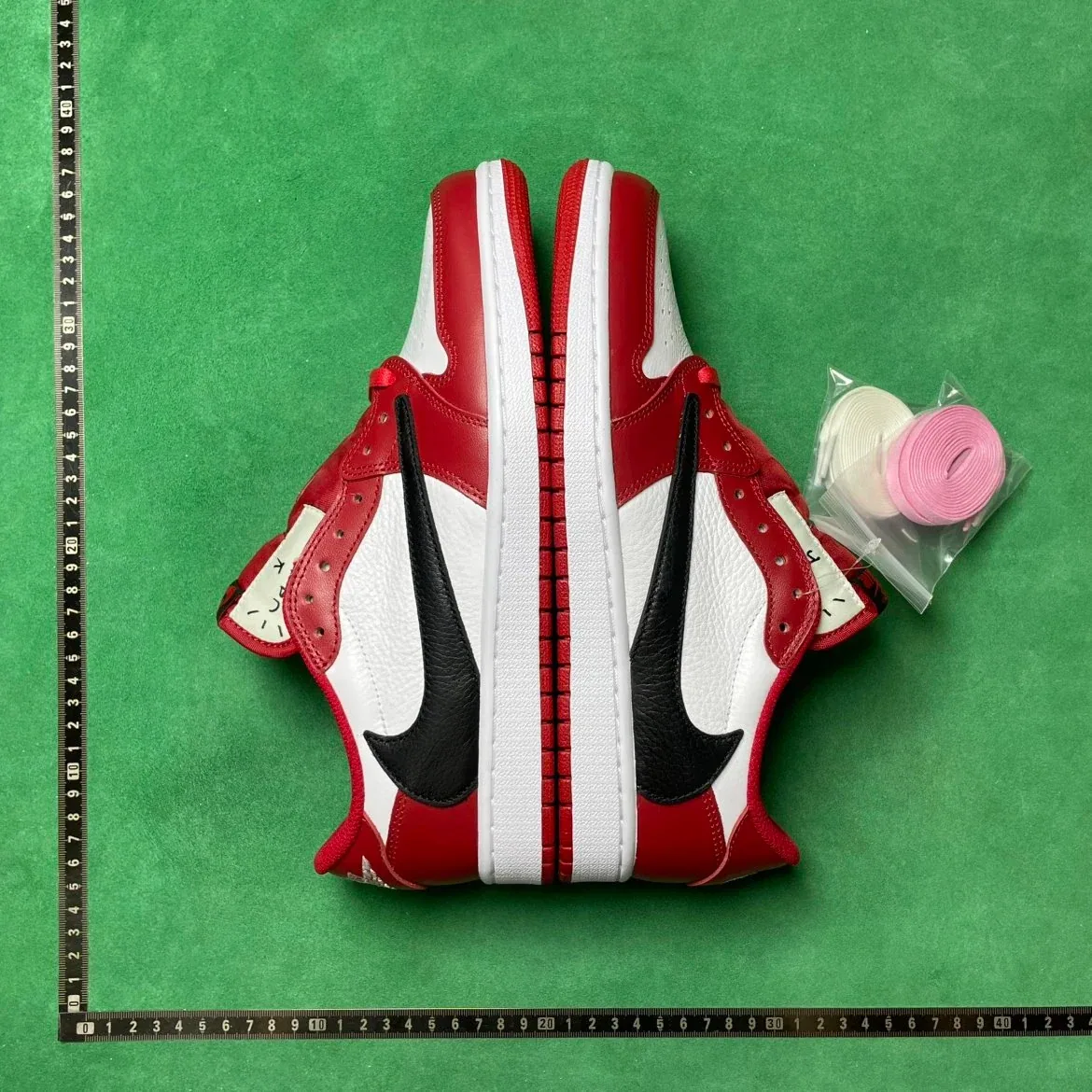 Air Jordan 1 Low Travis Scott Red and White