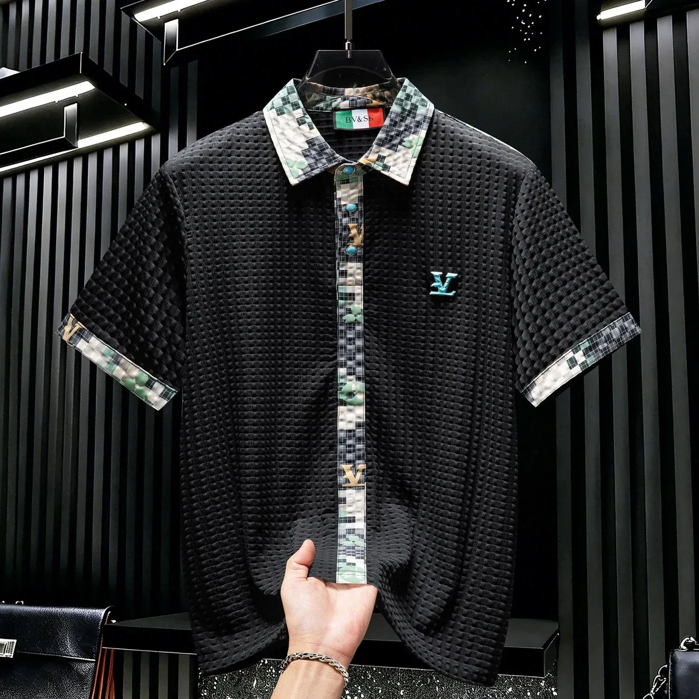 Men Short-Sleeve Shirt with Louis Vuitton-Style Elements
