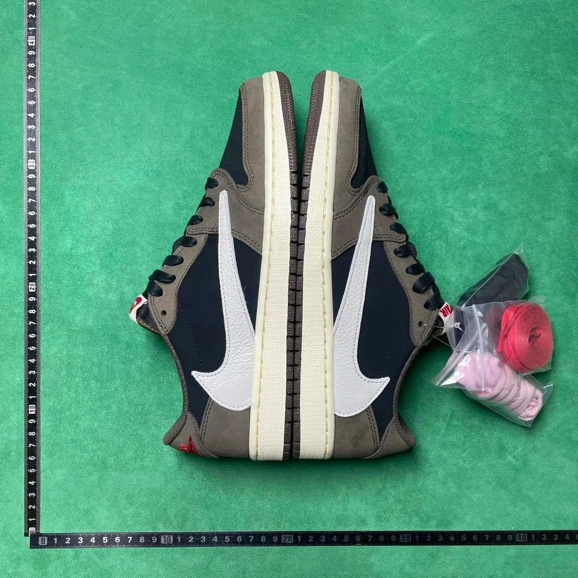Air Jordan 1 Low Travis Scott