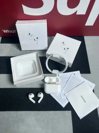 Apple AirPods with Charging Case