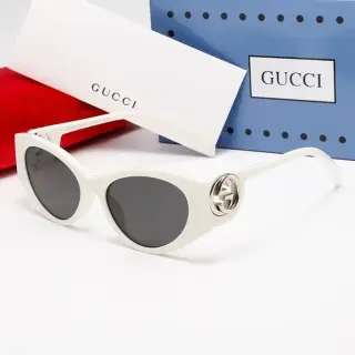 Gucci Cat-Eye Shades