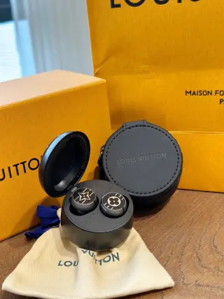 Louis Vuitton Horizon Wireless Earphones Black Monogram