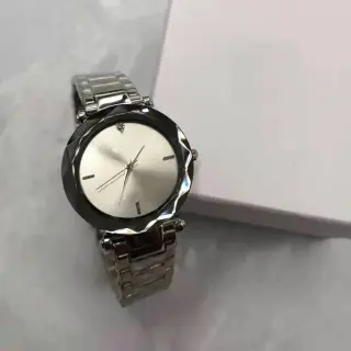 Diamond Cut Bezel Wristwatch